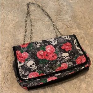 Skull roses Betsey Johnson chain crossbody